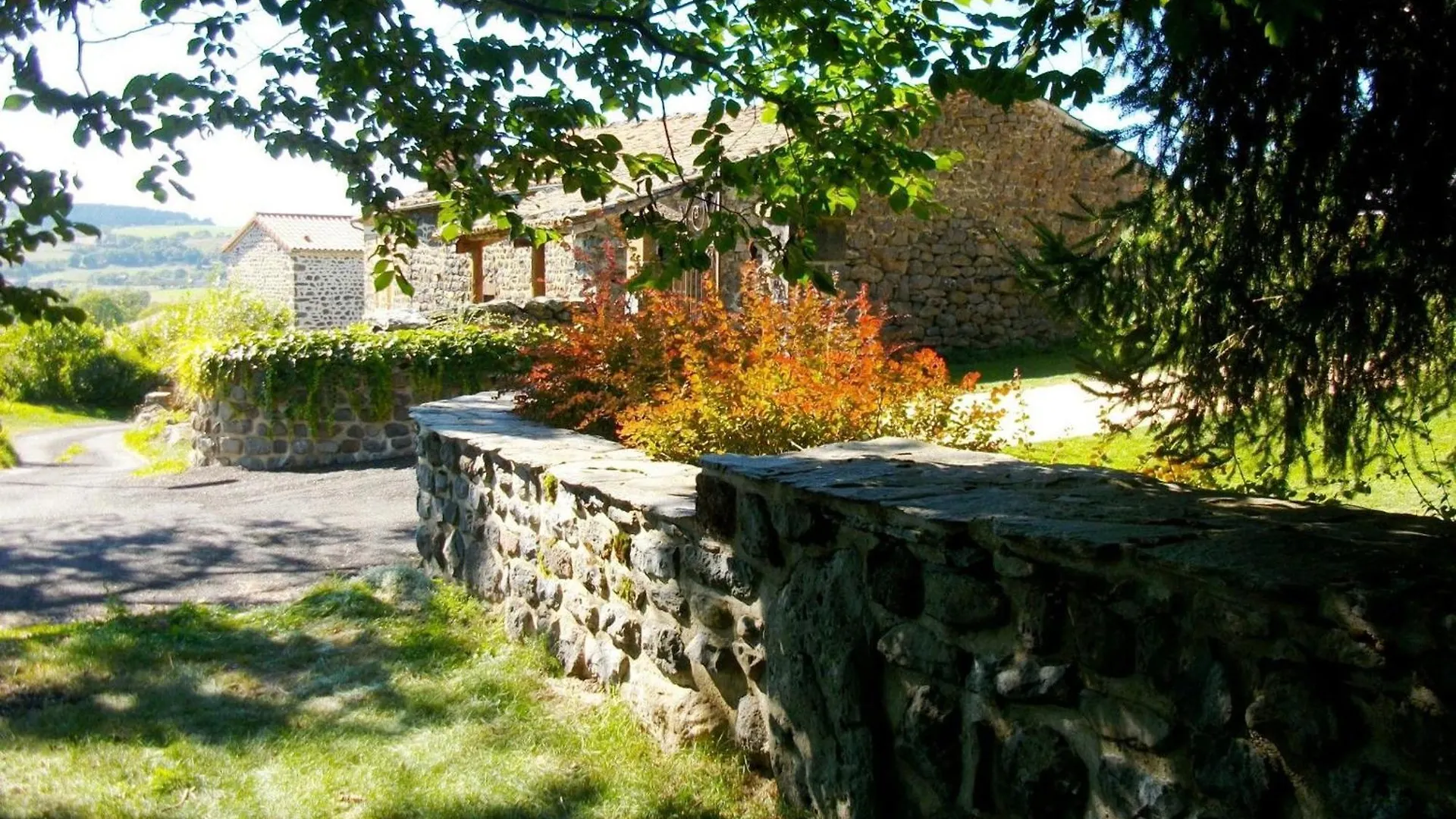 Chambre Confortable Avec Wi-Fi, Parking Et Espace Bien-Etre Inclus - Fr-1-582-485 Saint-Privat-d'Allier