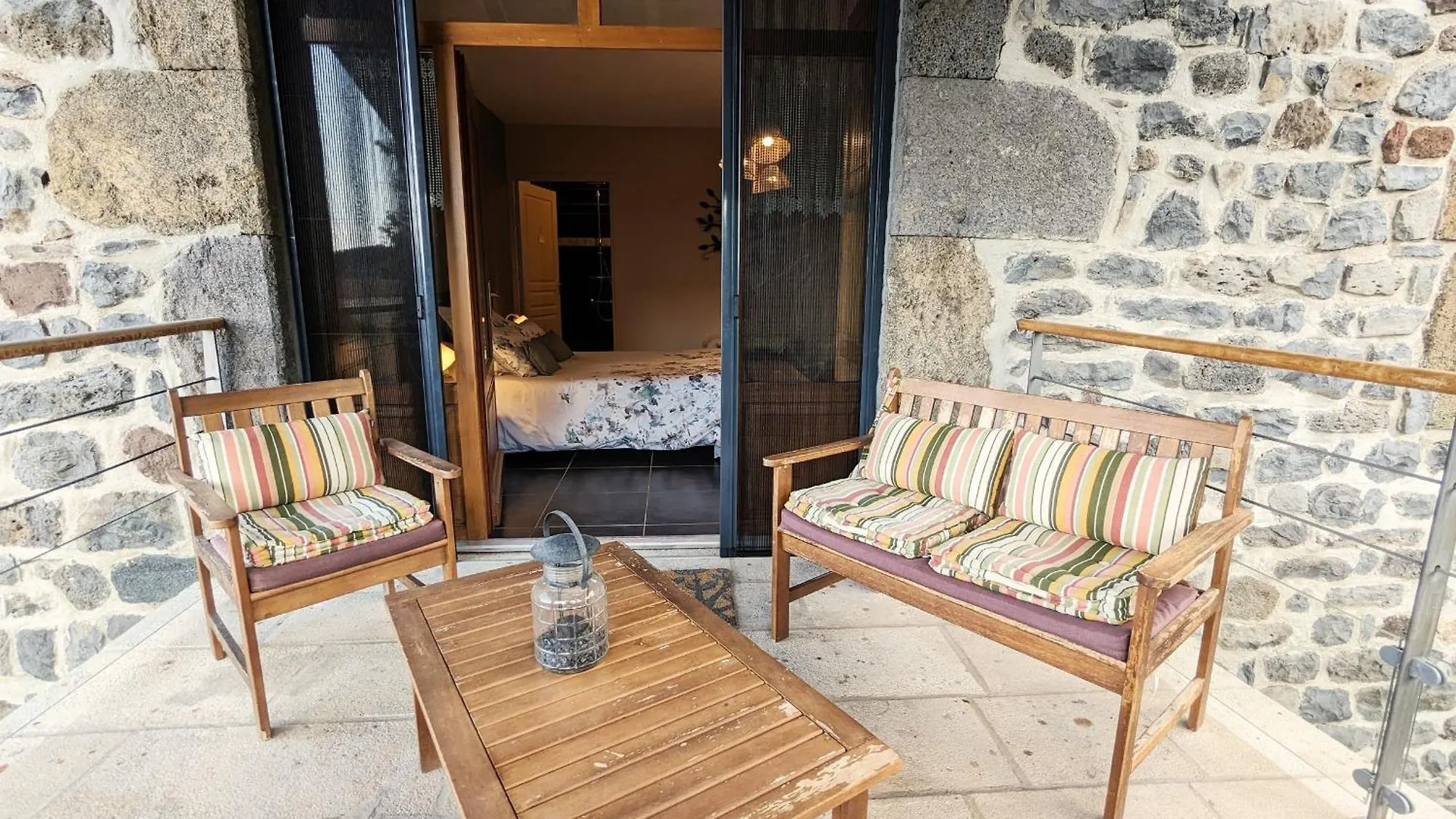 Chambre Confortable Avec Wi-Fi, Parking Et Espace Bien-Etre Inclus - Fr-1-582-485 Saint-Privat-d'Allier Bed & Breakfast